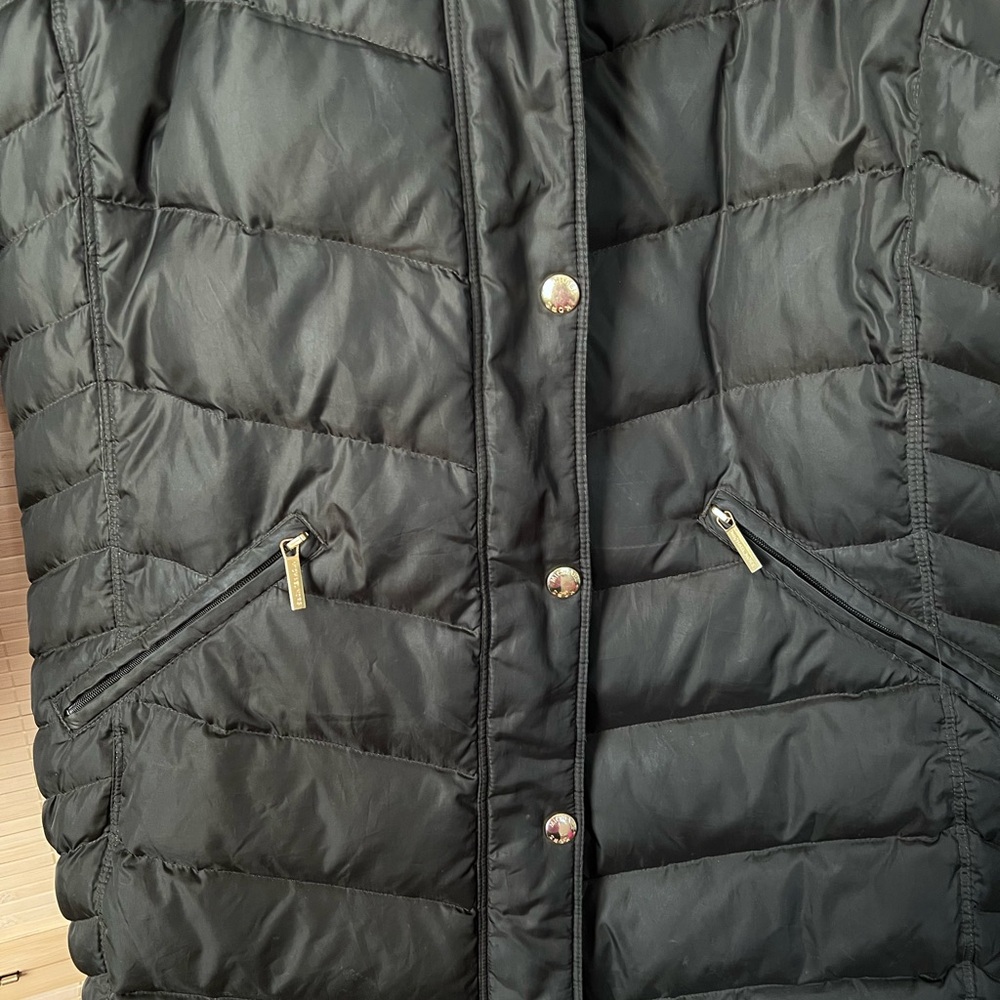 Michael Kors Army Green Puffer Coat with Fur Trim - Picture 4 of 9